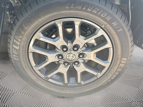 Used 2025 Toyota Tundra Platinum AWD/4WD image 35