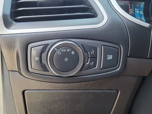Used 2020 Ford Edge SEL w/ Cold Weather Package AWD/4WD image 12