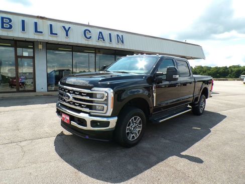 Used 2023 Ford F250 Lariat image 3