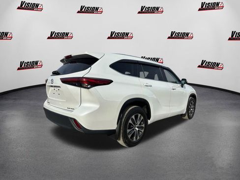 Used 2023 Toyota Highlander XLE image 5