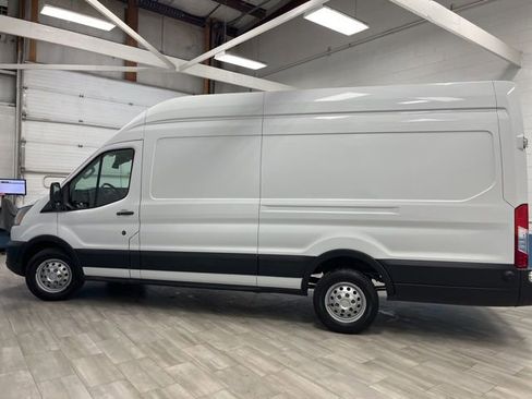 Used 2024 Ford Transit 250 148 High Roof Extended AWD w/ Load Area Protection Package image 23