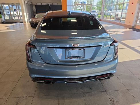 Used 2023 Cadillac CT5 V w/ Platinum Package AWD/4WD image 9