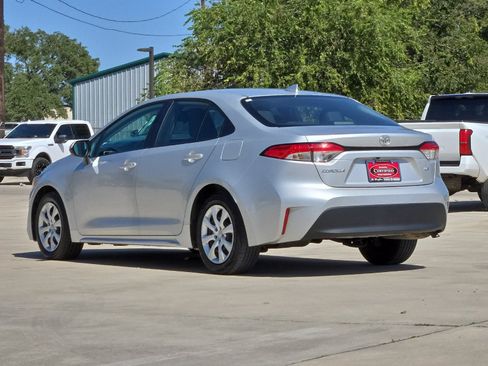 Used 2024 Toyota Corolla LE FWD image 3