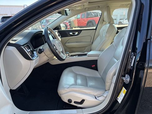 Used 2024 Volvo S60 B5 Core image 10
