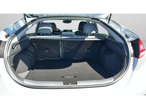 Certified 2022 Hyundai Ioniq SE FWD image 19