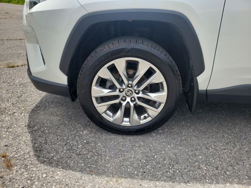 Used 2021 Toyota RAV4 Limited AWD/4WD image 12