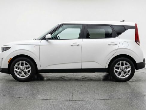 Used 2025 Kia Soul LX w/ LX Technology Package FWD image 5