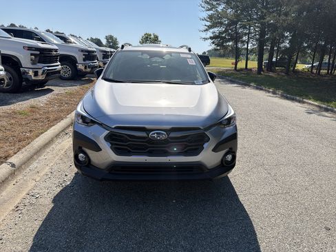 Used 2024 Subaru Crosstrek 2.0i Premium AWD/4WD image 3