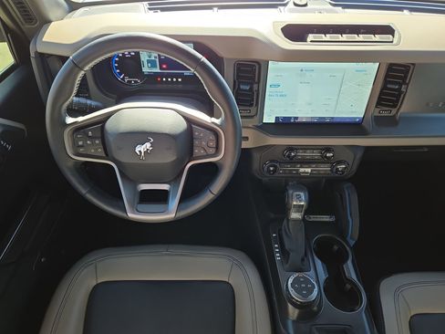 Used 2024 Ford Bronco Wildtrak image 14