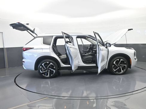 Used 2024 Mitsubishi Outlander SEL FWD image 76