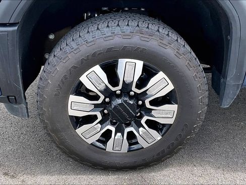 Used 2025 GMC Sierra 3500 Denali w/ Denali Reserve Package AWD/4WD image 9