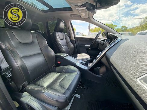 Used 2017 Volvo XC60 T5 Dynamic w/ Preferred Option Package image 17