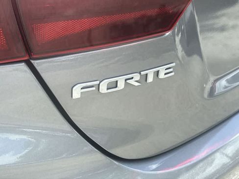 Used 2024 Kia Forte LXS w/ LXS Technology Package FWD image 11