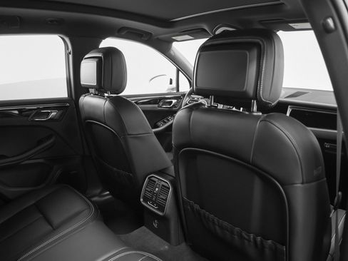 New 2026 Porsche Macan image 27