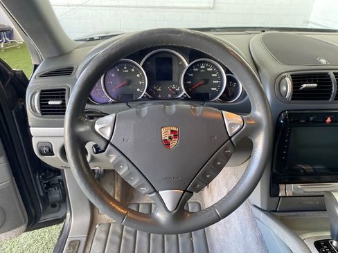 Used 2004 Porsche Cayenne S image 17