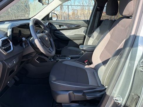 Used 2025 Chevrolet TrailBlazer LT image 9