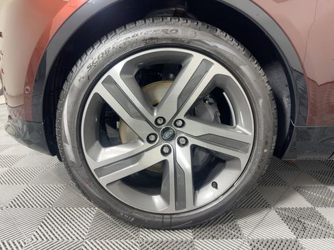 New 2026 Land Rover Discovery Limited Edition image 13