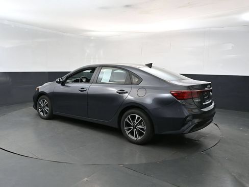 Used 2024 Kia Forte LXS FWD image 3