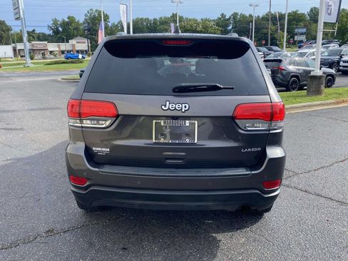 Used 2019 Jeep Grand Cherokee Laredo RWD image 6