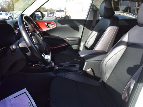 Used 2023 Kia Soul GT-Line image 14