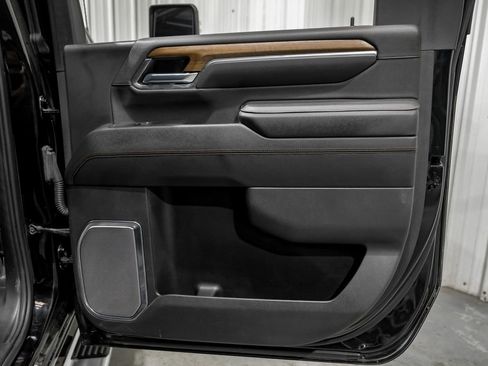 Used 2024 Chevrolet Silverado 2500 High Country w/ High Country Premium Package image 47