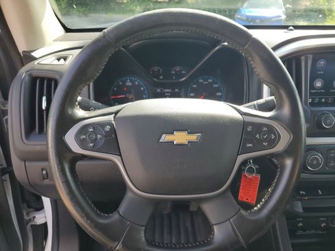 Used 2022 Chevrolet Colorado LT w/ Fleet Safety Package RWD image 10