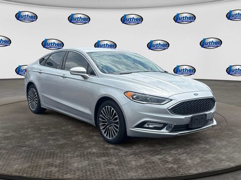 Used 2017 Ford Fusion SE FWD image 7