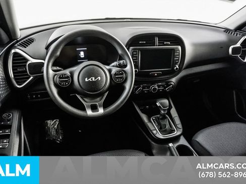 Used 2025 Kia Soul LX w/ LX Technology Package FWD image 21