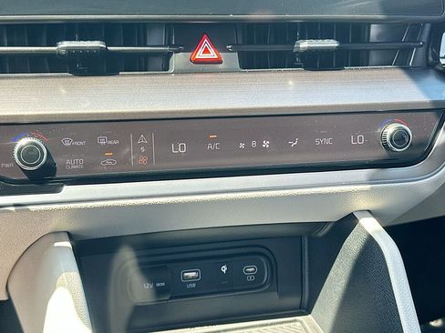 Certified 2025 Kia Sportage EX w/ Premium Package FWD image 16
