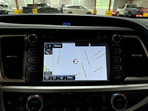 Certified 2017 Toyota Highlander XLE FWD image 21