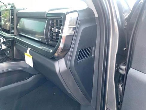 New 2025 Ford F450 Lariat image 18