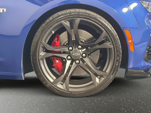 Used 2021 Chevrolet Camaro SS RWD image 20
