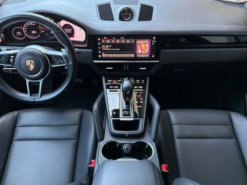 Used 2023 Porsche Cayenne AWD/4WD image 26