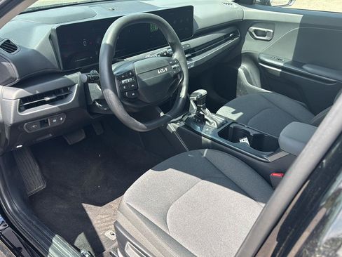 Used 2025 Kia K4 FWD image 11