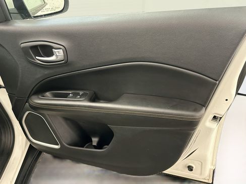 Used 2018 Jeep Compass Limited w/ Navigation Group AWD/4WD image 35