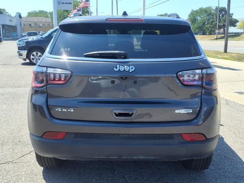 Used 2024 Jeep Compass Latitude AWD/4WD image 6