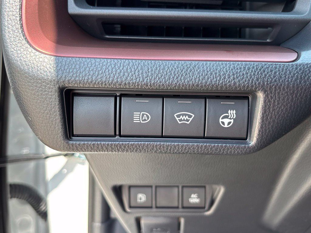 Used 2026 Toyota Prius Plug-In Hybrid FWD image 23