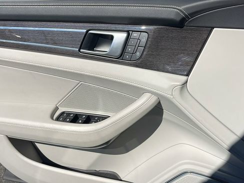 Used 2022 Porsche Panamera Platinum Edition image 27