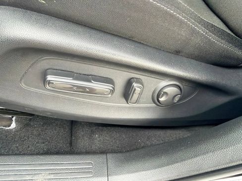 Used 2025 Honda CR-V EX image 16