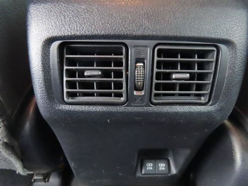 Used 2020 Toyota 4Runner SR5 AWD/4WD image 32