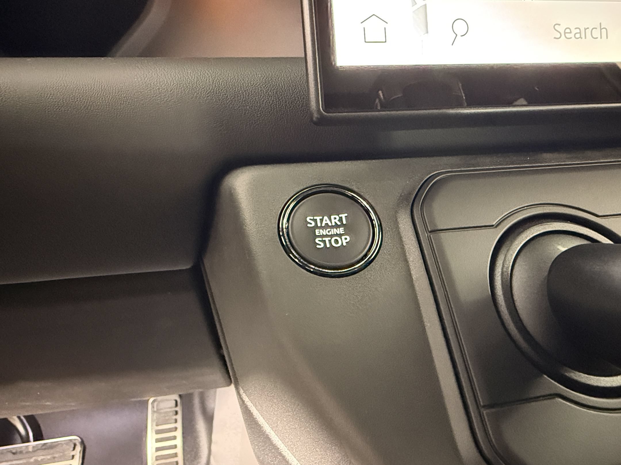 New 2026 Land Rover Defender 110 OCTA AWD/4WD image 18