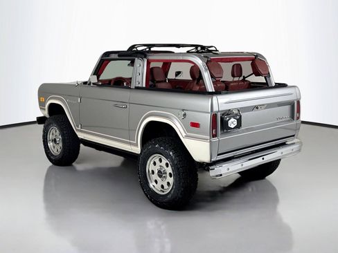 Used 2025 Ford Bronco Badlands AWD/4WD image 10
