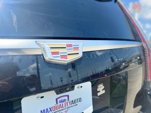 Used 2019 Cadillac Escalade ESV Luxury AWD/4WD image 29