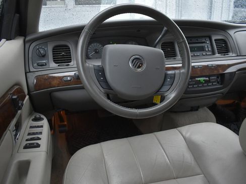 Used 2010 Mercury Grand Marquis LS image 16