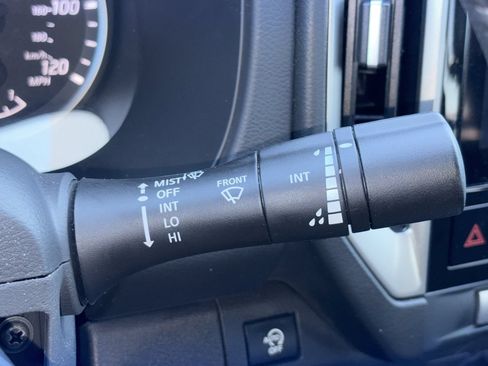 Used 2025 Nissan Frontier SV w/ SV Convenience Package RWD image 19
