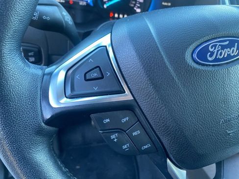 Used 2023 Ford Edge Titanium image 17