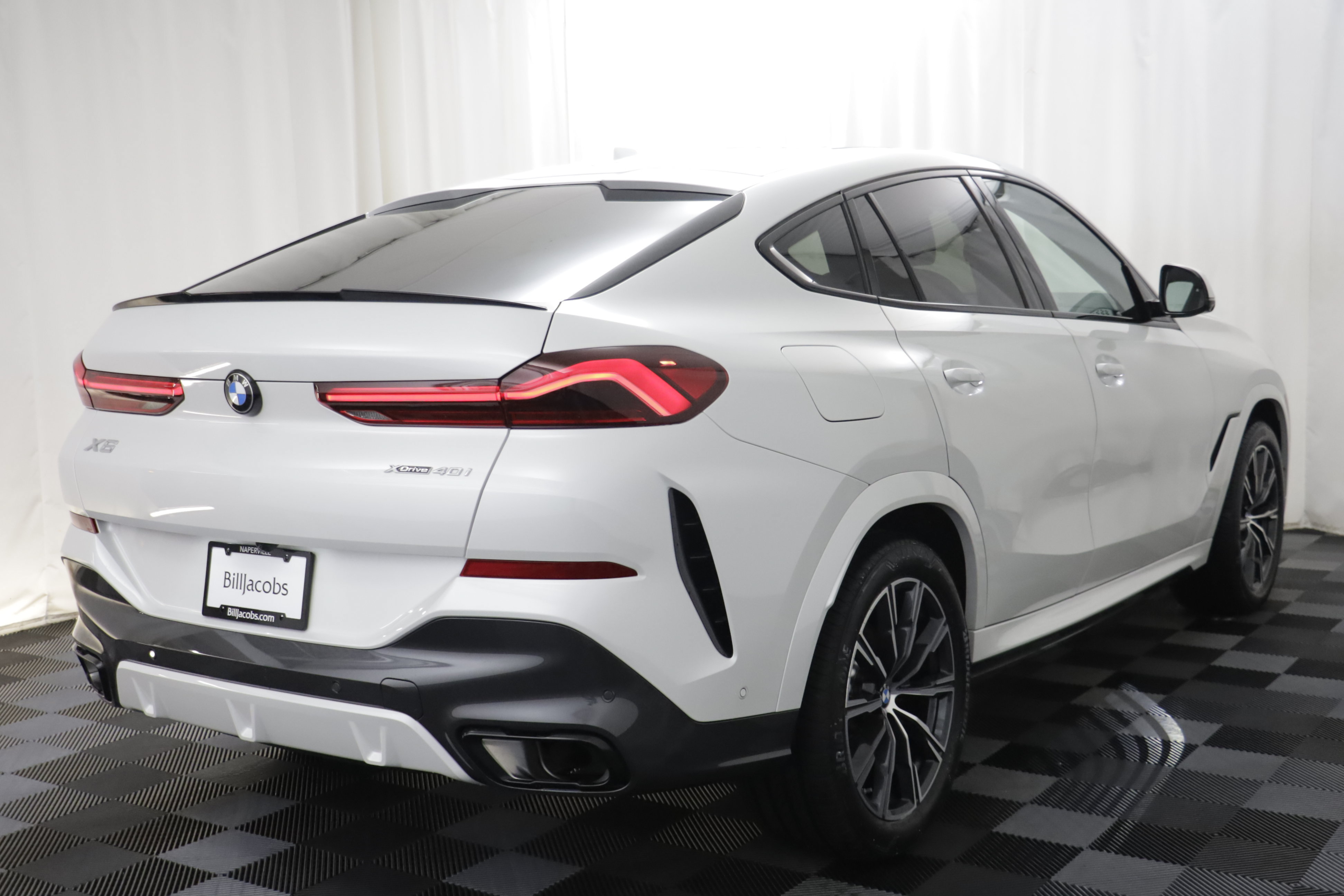 Used 2026 BMW X6 xDrive40i AWD/4WD image 16