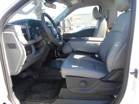 Used 2024 Ford F550 4x4 Regular Cab Super Duty image 17