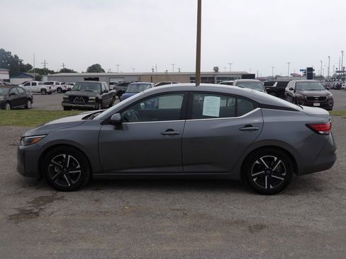 Used 2025 Nissan Sentra SV FWD image 1