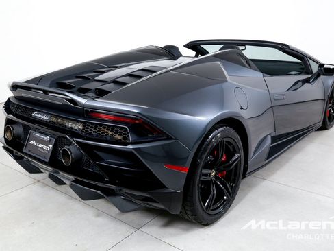 Used 2022 Lamborghini Huracan EVO RWD image 9